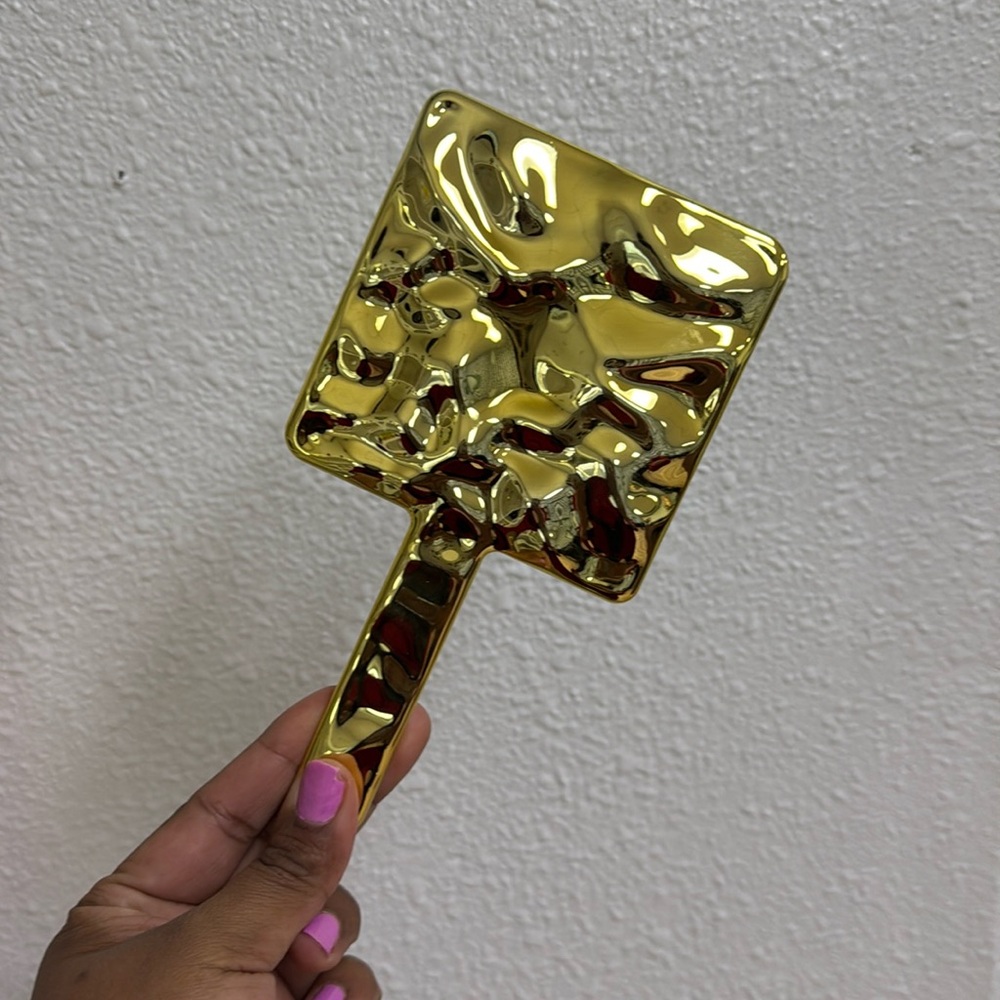 Gold mirror